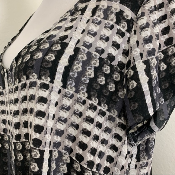 Thakoon Semi Sheer Short Sleeve Geometric Ruffle Hem Top XL Black White Gray - Picture 12 of 13